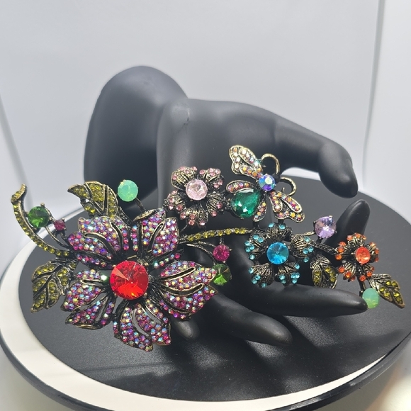 Colorful Floral Statement Brooch - Picture 5 of 7